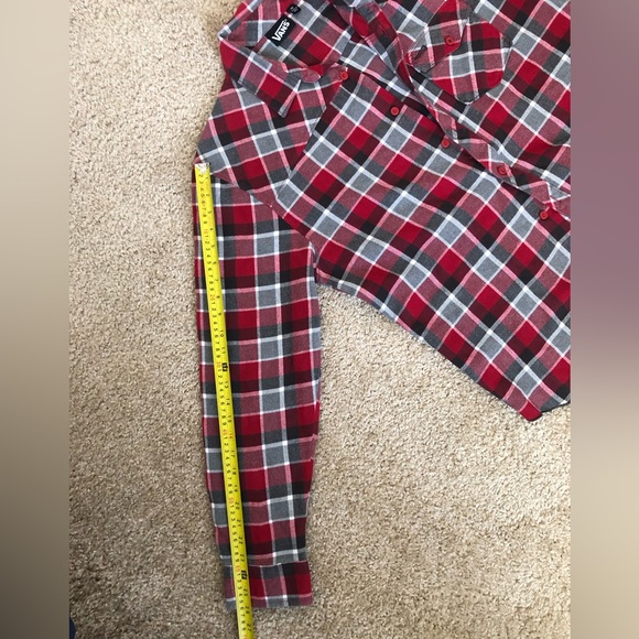 Vans flannel button down shirt with one Vans logo button Size Medium - Picture 5 of 11